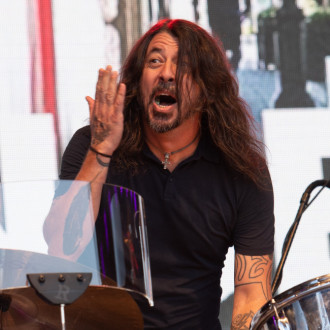 Dave Grohl makes surprise appearance with The Breeders